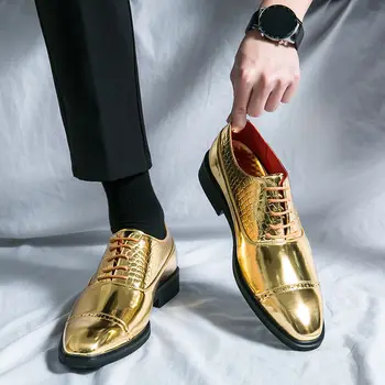 Új 2023 Luxus Arany Fekete Férfi Bőr Cipő Moccas Tervező Hegyes Ruha Cipő Férfi Esküvői Hivatalos Cipő Nagy Méret 46 B336