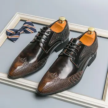 2023 Klasszikus Krokodil Minta Üzleti Lapos Cipők Magas Minőségű Férfi Tervező Formális Ruha Bőr Cipő Naplopók Fél Cipő A122